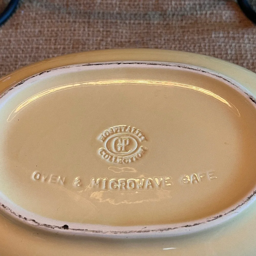 Gail Pittman Hospitality Collection Yellow Covered Casserole w/ Stand-1.5 QT